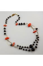 Collana, agata nera, corallo rosso