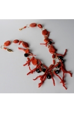 Collana, corallo rosso, madrepora, agata nera
