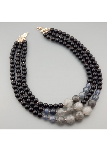 https://www.marako.it/2617-3721-thickbox/collier-a-tre-fili-agata-nera-quarzo-rutilato-grigio.jpg