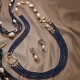 Chanel agata blu zaffiro, perle di fiume