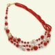 Collana a tre fili corallo bamboo rosso, perle coltivate