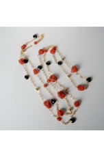Collana corallo rosso, goccine spinello nero